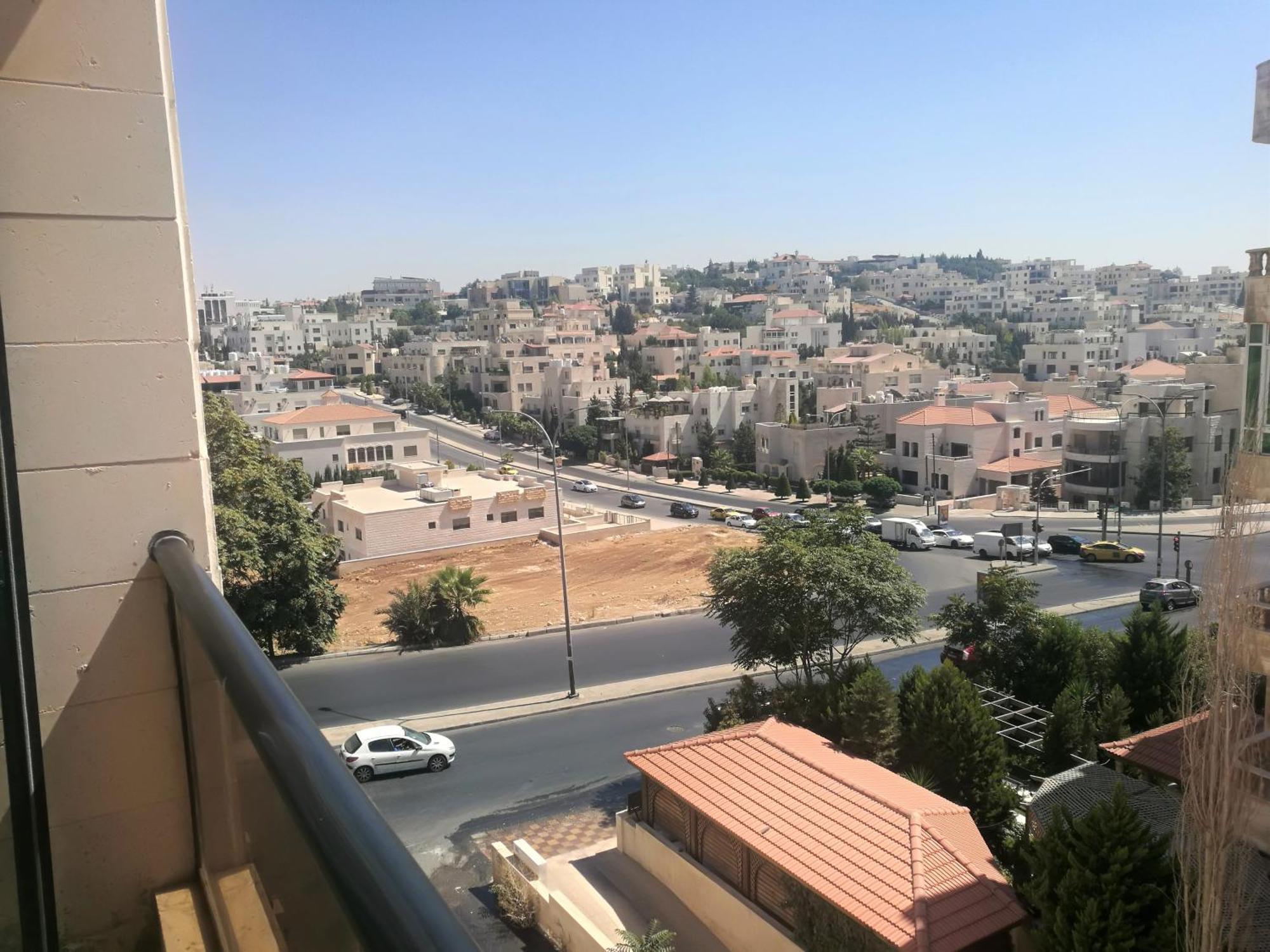 Dair Ghbar Gate Apartments 암만 외부 사진