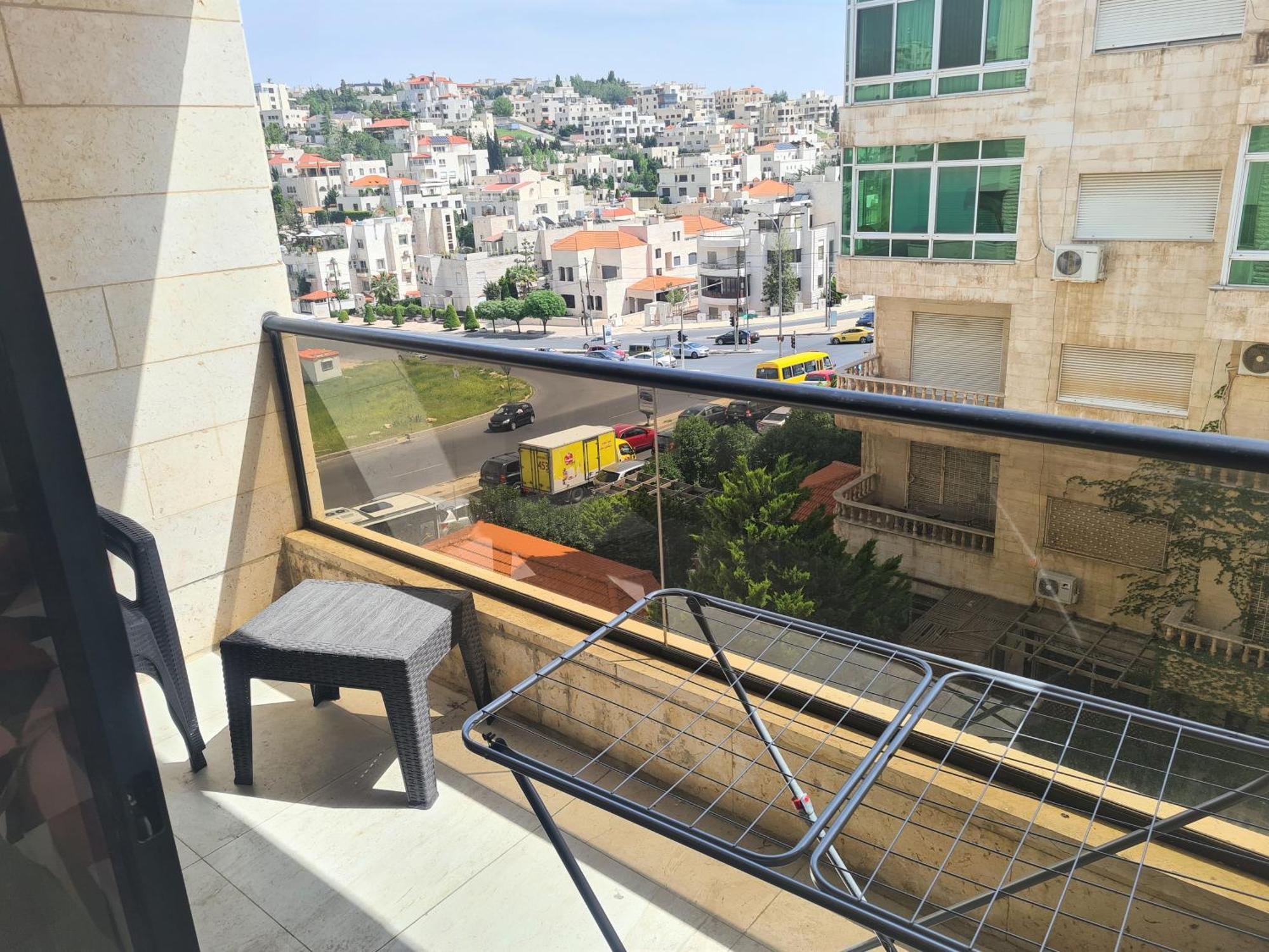 Dair Ghbar Gate Apartments 암만 외부 사진