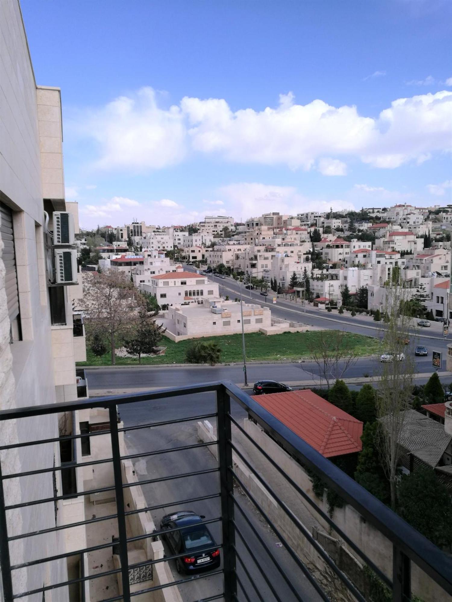 Dair Ghbar Gate Apartments 암만 외부 사진