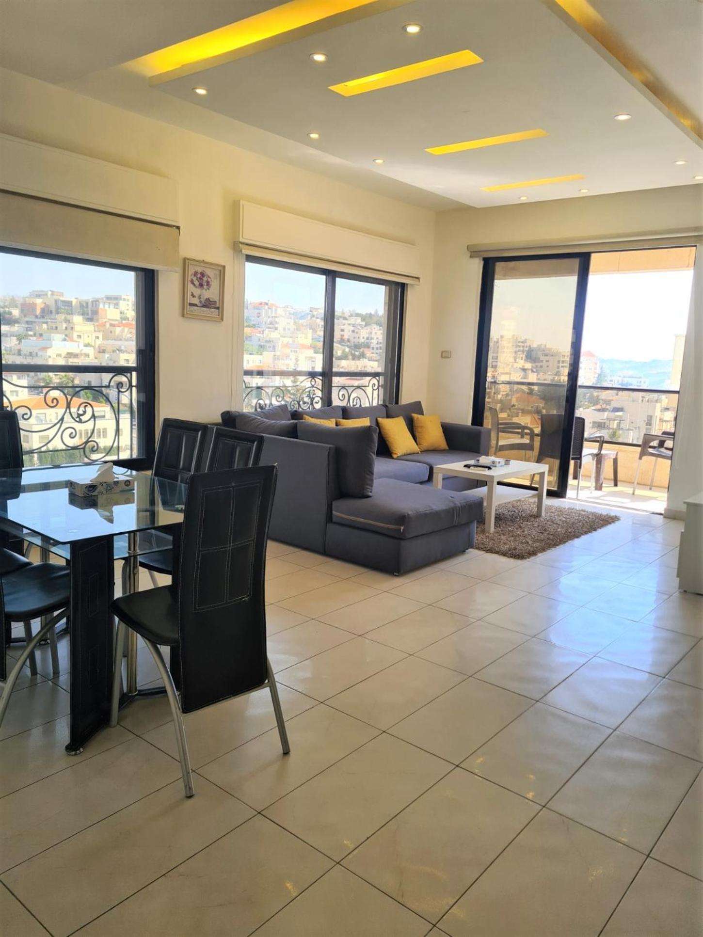 Dair Ghbar Gate Apartments 암만 외부 사진