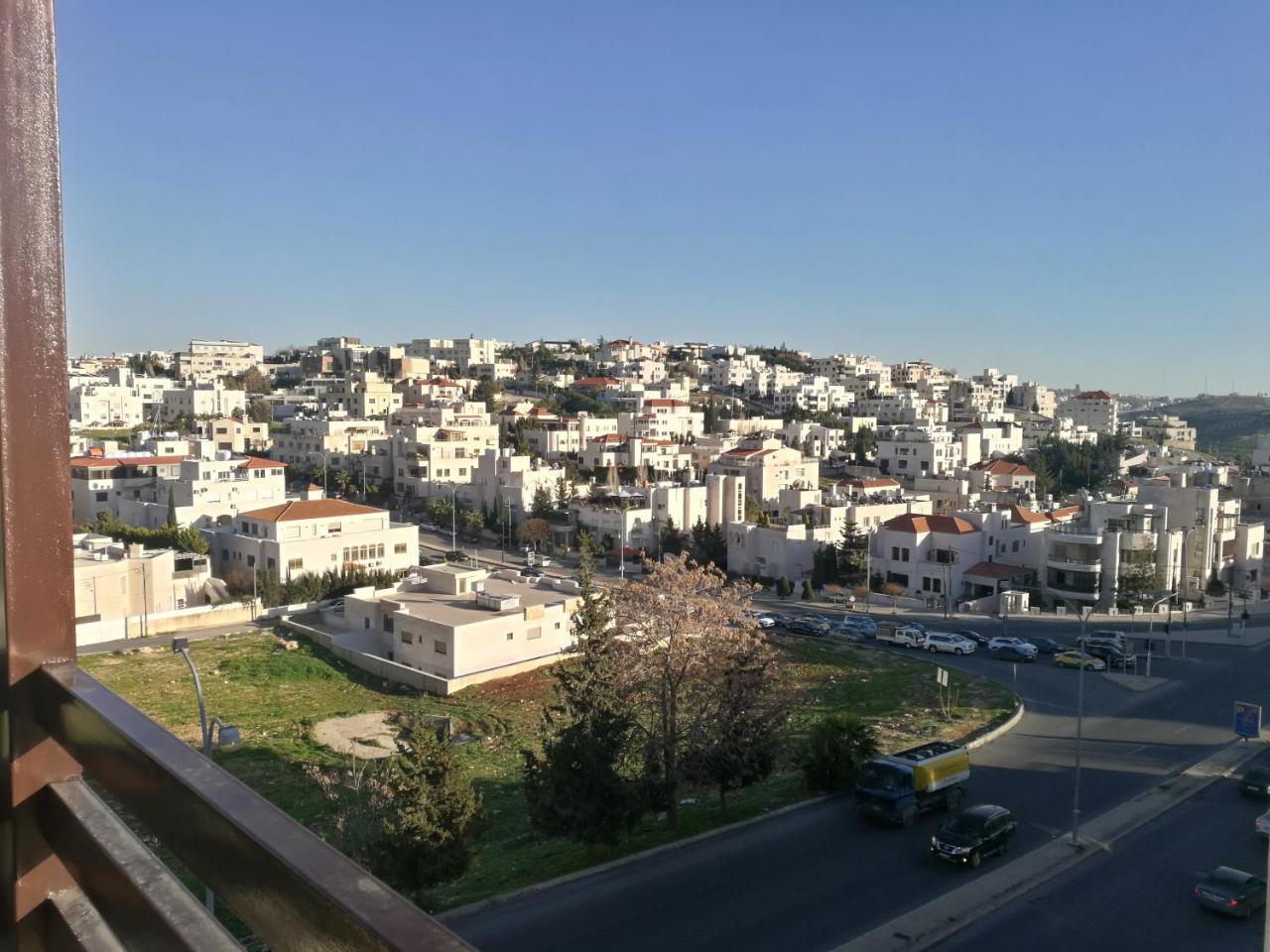 Dair Ghbar Gate Apartments 암만 외부 사진