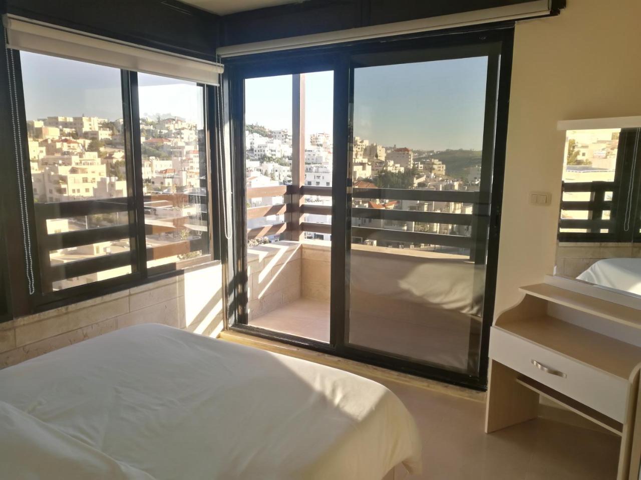 Dair Ghbar Gate Apartments 암만 외부 사진
